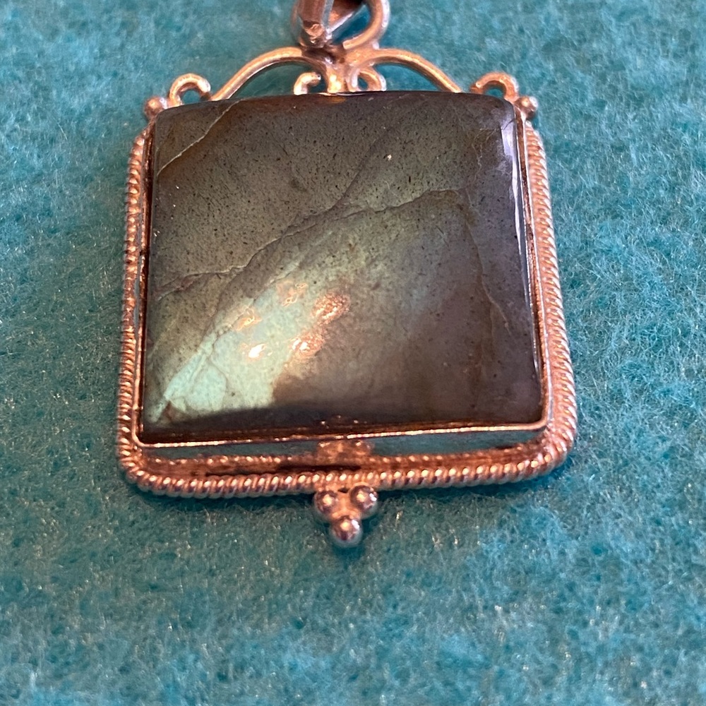 Labradorite pendent - Picture 5 of 5